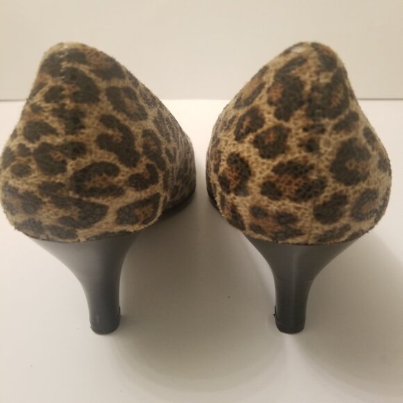 Aerosoles Leopard Print Heels  size 7 - Picture 2 of 7